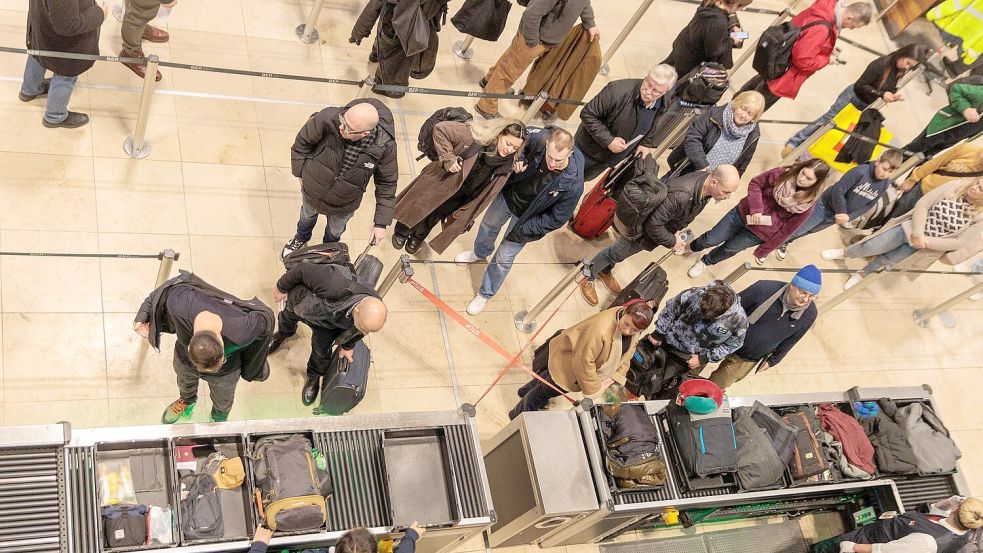Am Flughafen BER starteten und landeten seit Donnerstagabend keine Maschinen. Foto: Carsten Koall/dpa