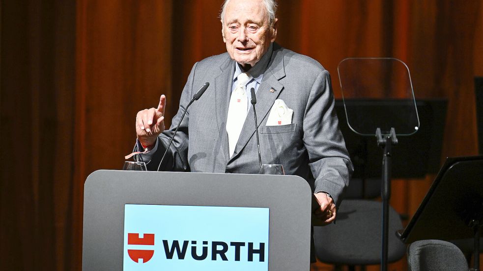 Reinhold Würth ist laut „Forbes“-Magazin mit einem Nettovermögen von 41,9 Mrd. Dollar aktuell der reichste Deutsche - und kritisiert die Arbeitsmoral im Land. Foto: dpa/Uwe Anspach