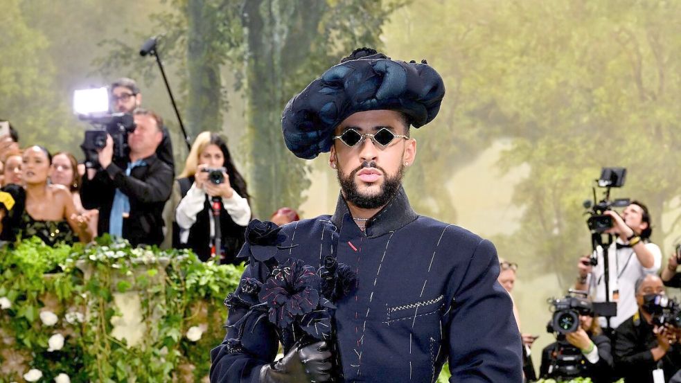 Auch modisch weiß der Künstler Akzente zu setzen. Der Sohn eines Lastwagenfahrers und einer Lehrerin wuchs in einfachen Verhältnissen auf. Schon als Kind sang er im Kirchenchor, später produzierte er zu Hause am Computer Beats. (Archivbild) Foto: Matt Crossick