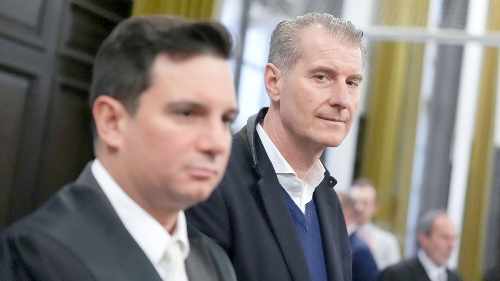 Blocks Ex-Mann Stephan Hensel ist Nebenkläger im Prozess. Hier neben seinem Anwalt Philip von der Meden. Foto: Marcus Brandt