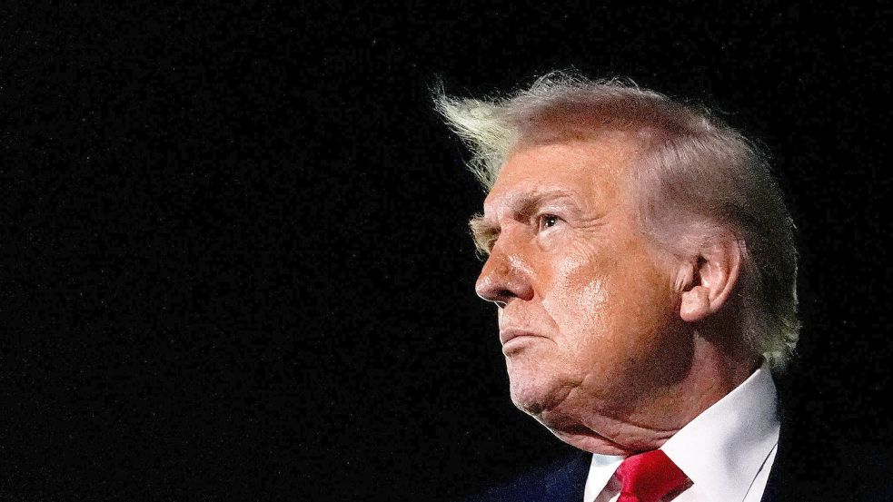 Zu seinen Zielen im Iran äußert er sich bislang nur vage: US-Präsident Donald Trump. (Archivbild) Foto: Julia Demaree Nikhinson/AP/dpa