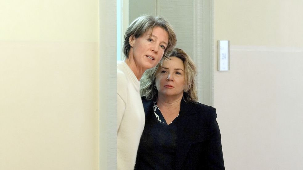 Der Prozess um die Hamburger Unternehmerin Christina Block (links) wird an diesem Freitag fortgesetzt. Foto: dpa/Marcus Brandt
