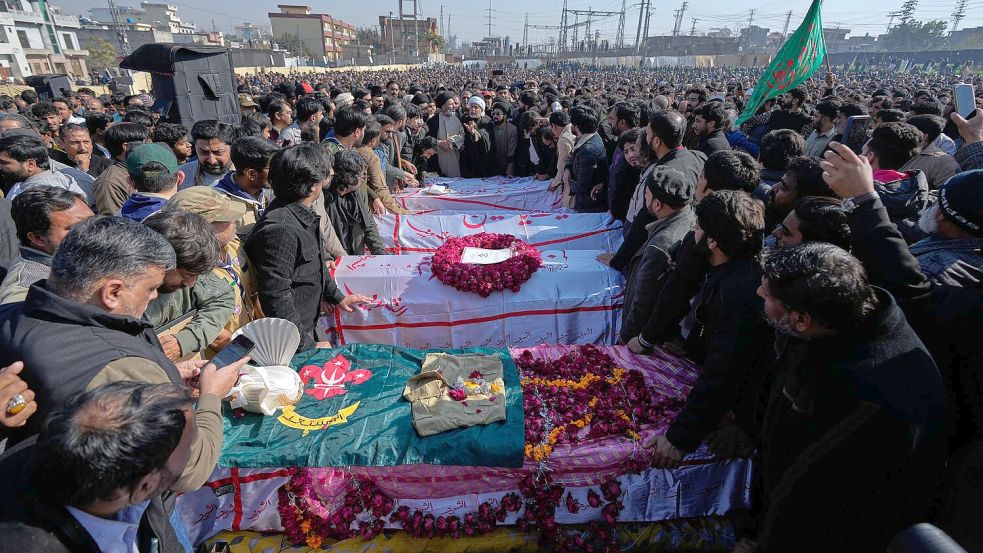 Nach Angaben aus Pakistan wurde der tödliche Anschlag im Nachbarland Afghanistan geplant. Der IS hatte die Tat für sich reklamiert. Foto: Anjum Naveed/AP/dpa