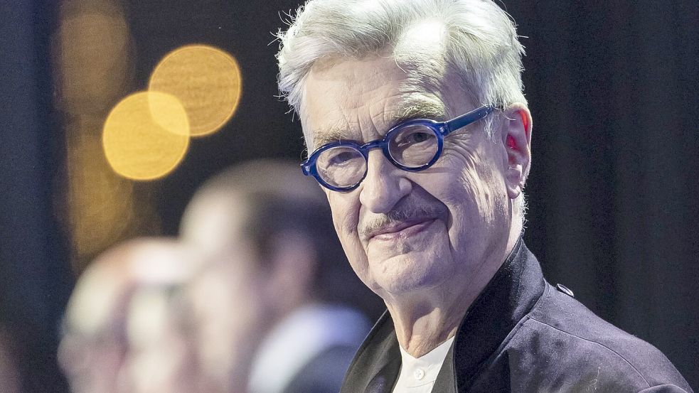 Laut Wim Wenders sorgen sich momentan viele um die Zukunft des Kinos. (Archivbild) Foto: Michael Buholzer/KEYSTONE/dpa