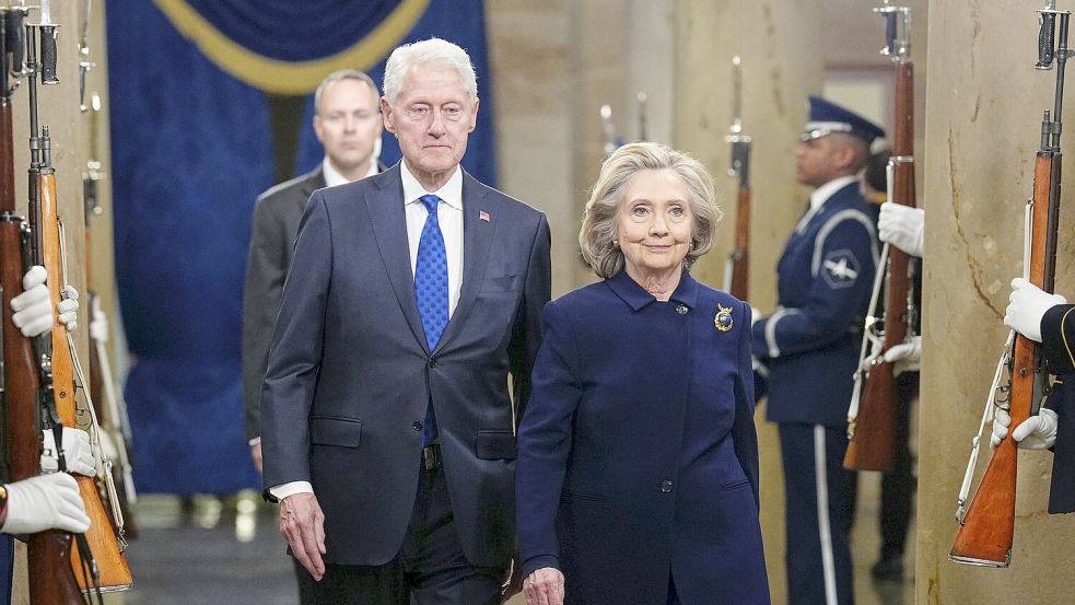 Bill und Hillary Clinton hatten ihre Aussage vor dem Untersuchungsausschuss zunächst verweigert Foto: dpa/Pool The Washington Post | Melina Mara