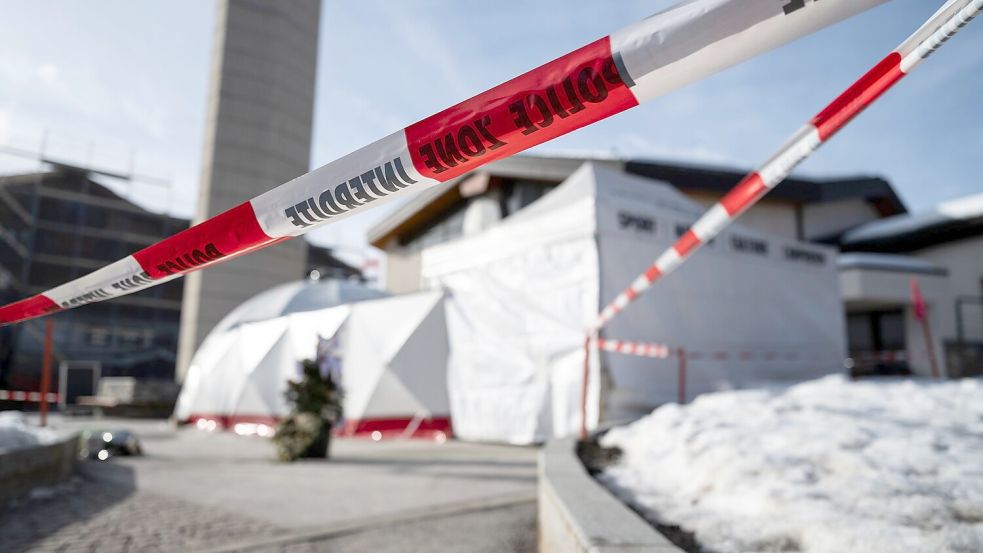 Soll schnell wieder aufgebaut werden: Die Gedenksttte in Crans-Montana. Foto: Alessandro Della Valle