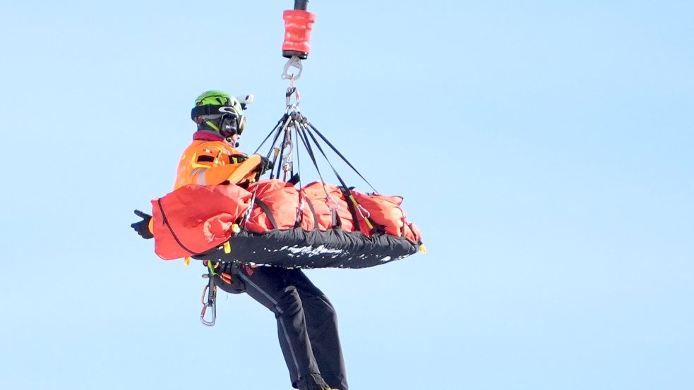 Lindsey Vonn wird nach ihrem schweren Unfall abtransportiert. Foto: Jacquelyn Martin/AP/dpa