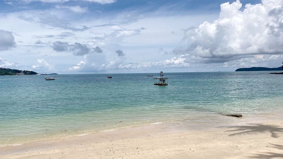 Das Schiff sank laut Medien wenige Kilometer vor der Küste. (Symbolbild) Foto: Carola Frentzen/dpa