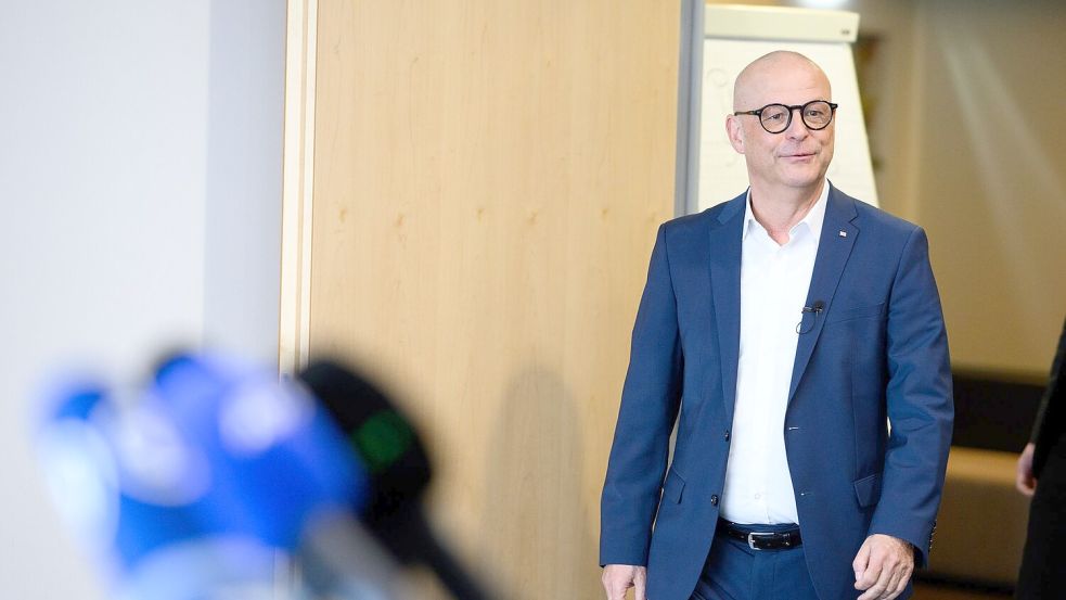 Hatte in der jüngsten Tarifrunde noch kein Angebot im Gepäck: Bahn-Personalvorstand Martin Seiler (Archivbild) Foto: Bernd von Jutrczenka/dpa