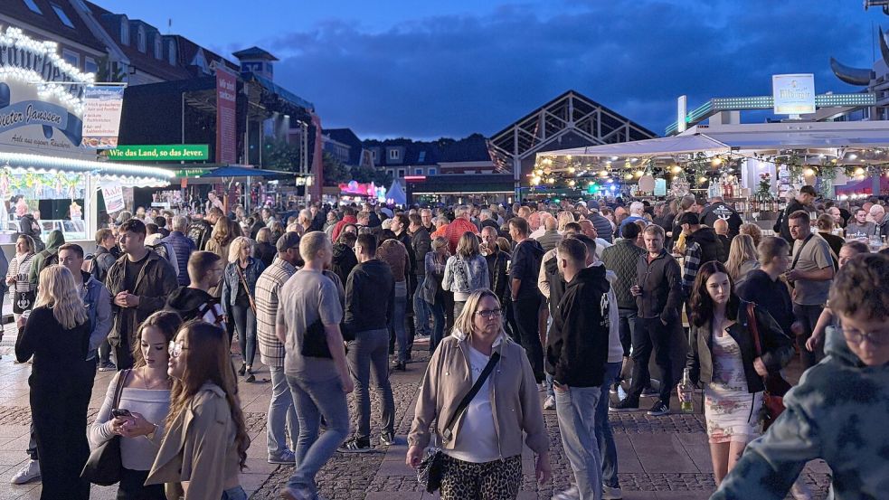 Das Auricher Stadtfest lockt jedes Jahr zahlreiche Besucher an. Foto: Karin Böhmer