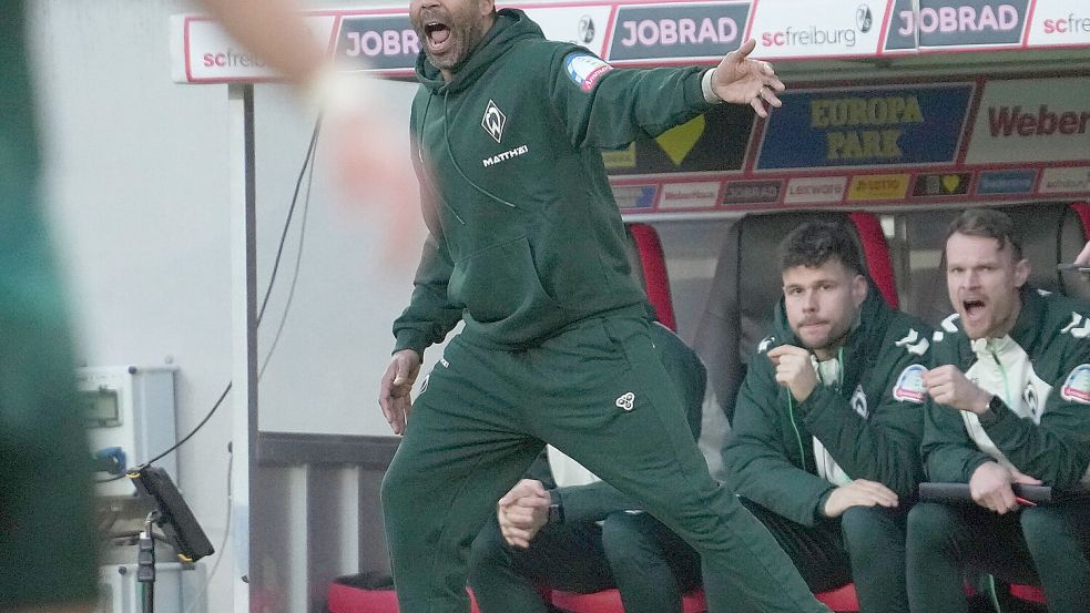Daniel Thioune als Trainer von Werder Bremen: Der Einstand beim SC Freiburg misslang. Foto: IMAGO/Nordphoto