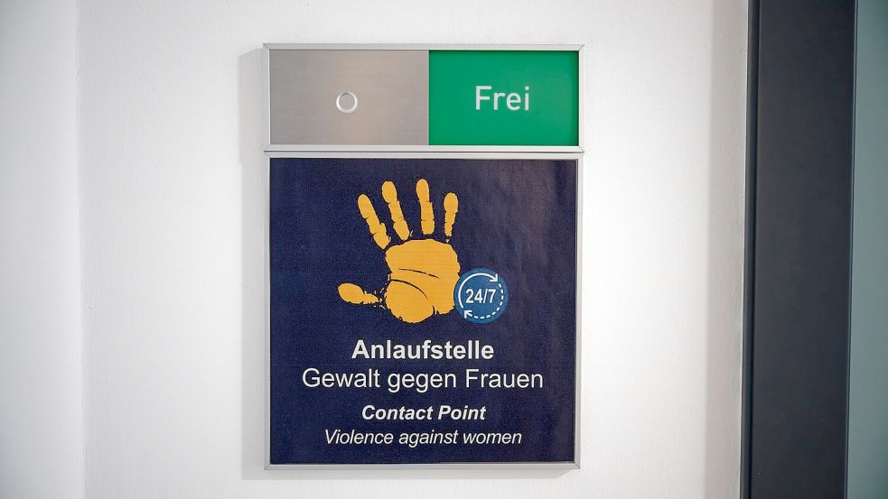 Nur wenige Vergewaltigungen werden zur Anzeige gebracht. Am Kölner Hauptbahnhof und am Berliner Ostbahnhof gibt es bei der Bundespolizei Anlaufstellen für Frauen, die Opfer von Gewalt geworden sind. (Symbolbild) Foto: Henning Kaiser