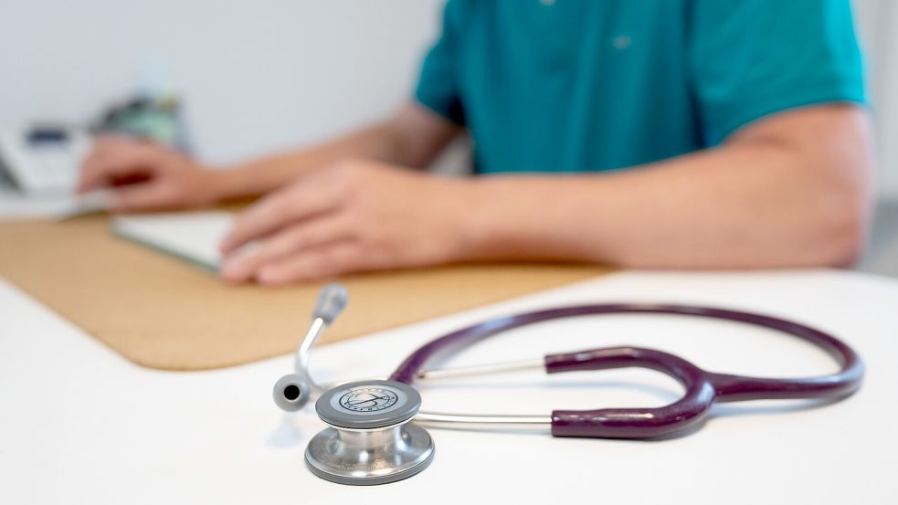 Die Hausärzte könnten künftig die Patienten als Lotsen durch das Gesundheitssystem lenken. Foto: Sebastian Kahnert/dpa