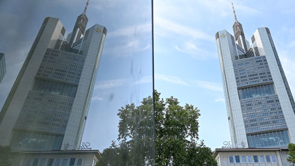 Hoch hinaus: Der Börsenwert der Commerzbank ist stark gestiegen (Archivbild) Foto: Arne Dedert