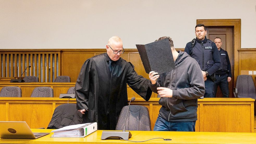 Der Prozess hat mit der Anklage und der Einlassung des Angeklagten begonnen. Foto: Laszlo Pinter