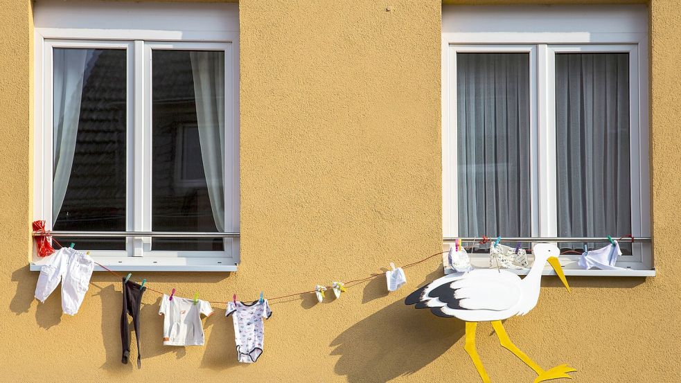 Frankreich hat traditionell eine der höchsten Geburtenraten in Europa – doch auch hier sinkt die Zahl der neu geborenen Kinder. Foto: IMAGO/Jochen Tack