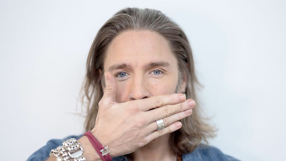 Schauspieler und Sänger Gil Ofarim sorgte im Oktober 2021 für einen Eklat, weil er einen Hotelmitarbeiter fälschlicherweise des Antisemitismus bezichtigte. Foto: dpa/Rolf Vennenbernd