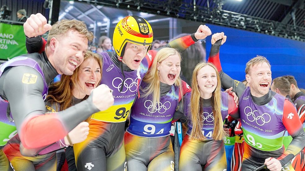 Die deutschen Rodler gewinnen Gold in der Team-Staffel. Foto: Michael Kappeler