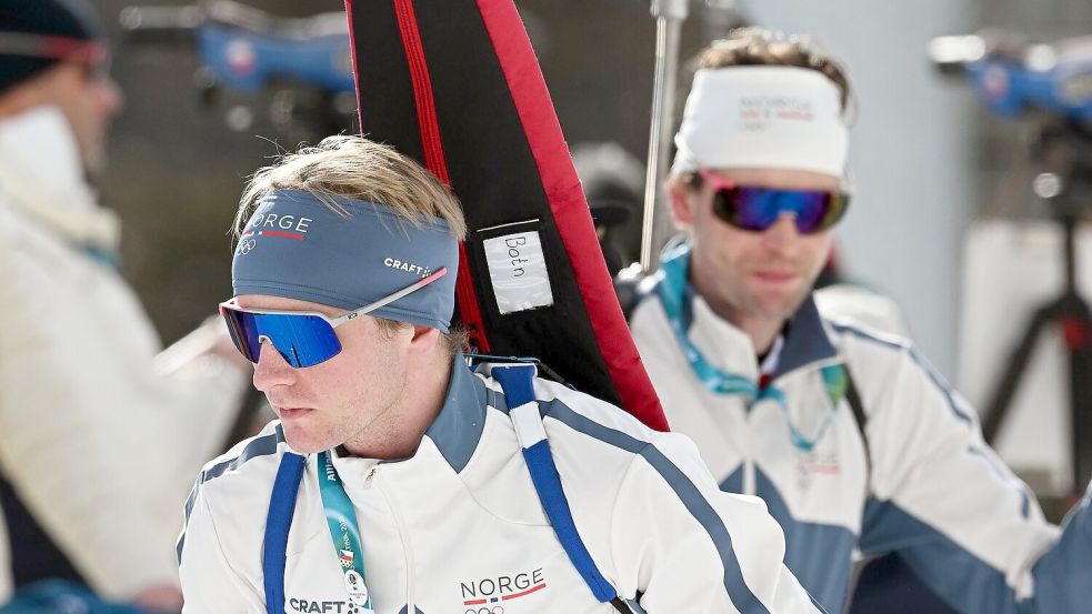 Johan-Olav Botn (vorn) und Sturla Holm Laegreid bereiten sich auf das nächste Rennen vor. Foto: Hendrik Schmidt