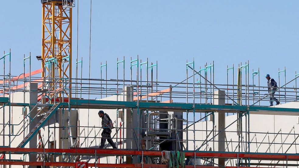 In Europa zieht die Baukonjunktur an - in Deutschland erwartet das Ifo-Institut ab 2027 wieder mehr Wohnungsfertigstellungen. (Archivbild) Foto: Karl-Josef Hildenbrand