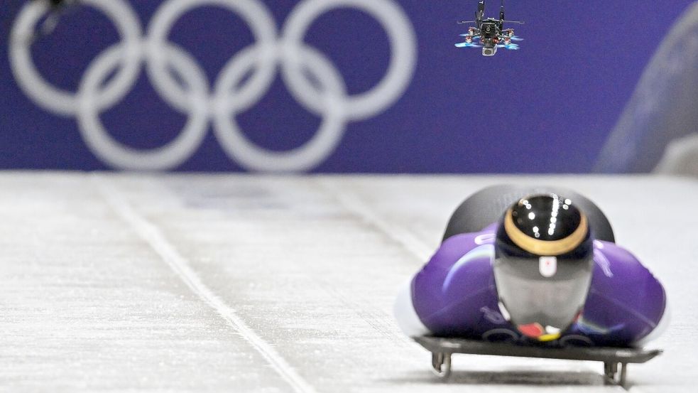 Drohne im Eiskanal: Bei diesen Winterspielen setzen die Verantwortlichen auf spektakuläre Bilder. Foto: Robert Michael