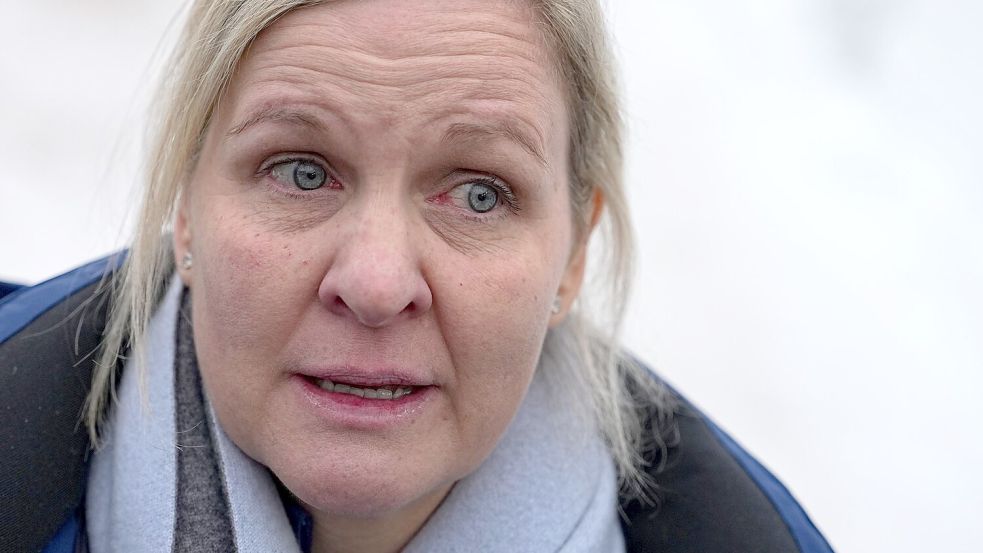 IOC-Präsidentin Kirsty Coventry zeigte sich nach dem Ausschluss des Ukrainers Heraskewytsch emotional. Foto: Fatima Shbair/AP/dpa