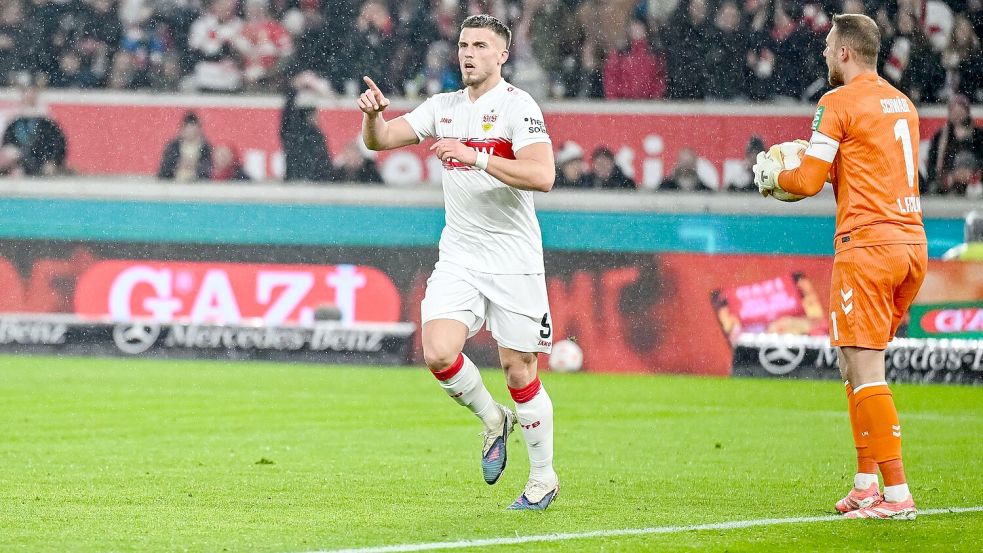 Beim 1:0 von Ermedin Demirovic war FC-Keeper Marvin Schwäbe machtlos. Foto: Harry Langer