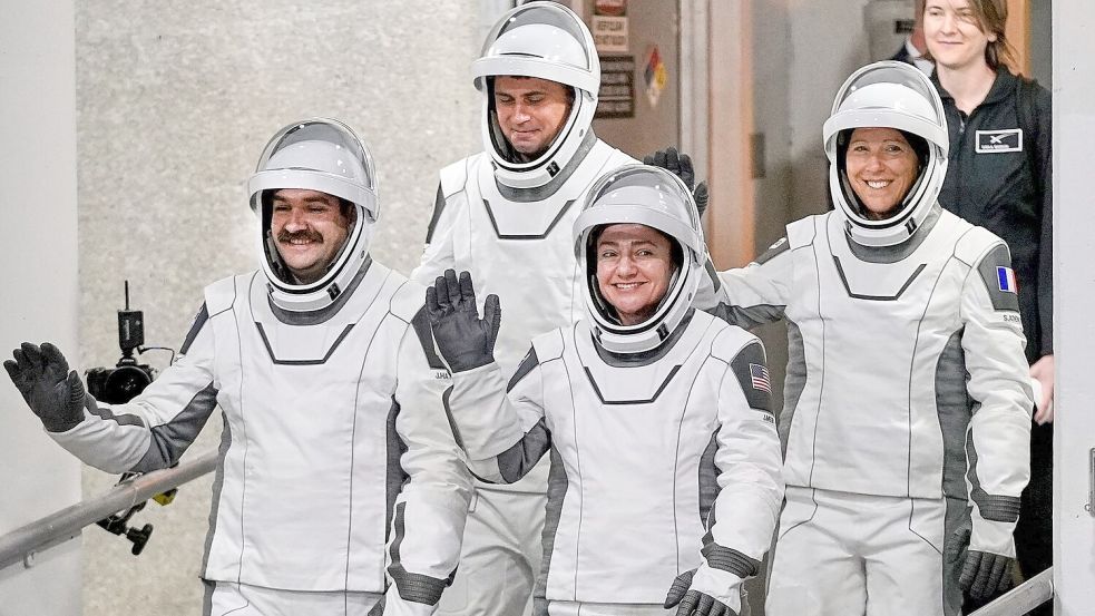 Die Crew 12 ist an der ISS angekommen. (Archivbild) Foto: John Raoux/AP/dpa