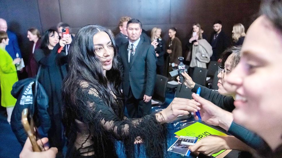 Hat mit „brat“ den Zeitgeist geprägt: Charli xcx. Foto: Christoph Soeder/dpa