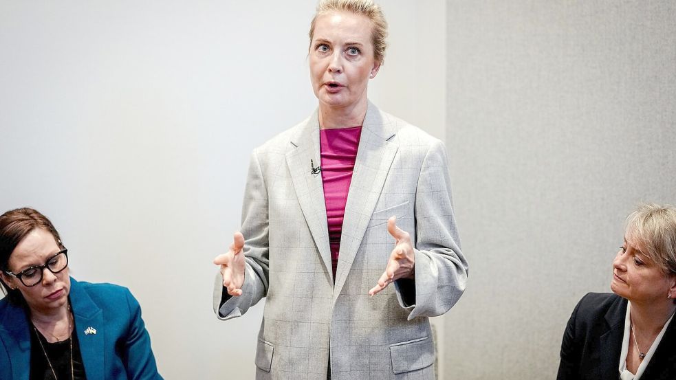 Julia Nawalnaja, die Witwe des prominenten Putin-Kritikers Alexej Nawalny, bei der Präsidentation neuer Erkenntnisse zur Todesursache ihres Mannes am Rande der Münchner Sicherheitskonferenz. Foto: Kay Nietfeld/dpa