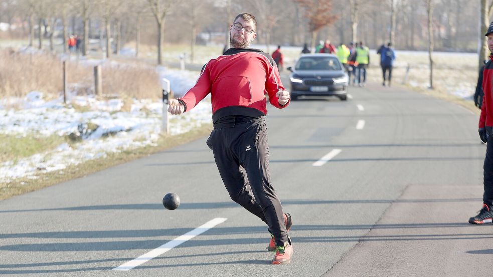 Jannes Koch bleibt mit Schirumer Leegmoor nach dem Heimerfolg gegen Stedesdorf auf Kurs FKV-Meisterschaften.Foto: Wilfried Gronewold