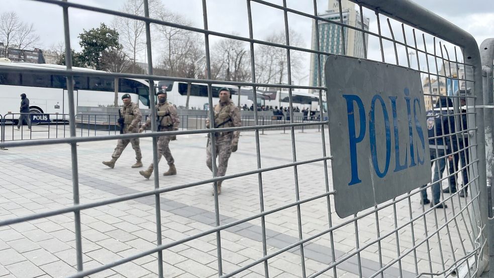 Türkische Behörden führten in den letzten Wochen zahlreiche Razzien gegen Prominente durch - das Vorgehen steht in der Kritik. (Symbolbild) Foto: Melissa Erichsen/dpa