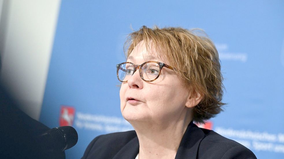 Niedersachsens Innenministerin Daniela Behrens sagt, die neue Einstufung ordne die AfD Niedersachsen dem rechtsextremistischen Spektrum zu. Foto: Julian Stratenschulte