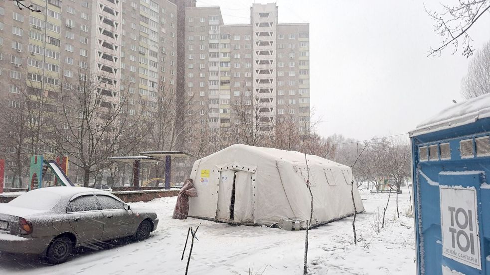 Bei Ausfällen der Wasserversorgung und eingefrorenen Wasserleitungen brauchen die Menschen in den betroffenen Stadtteilen von Kiew neben Wärmezelten auch Biotoiletten. (Archivbild) Foto: Andreas Stein