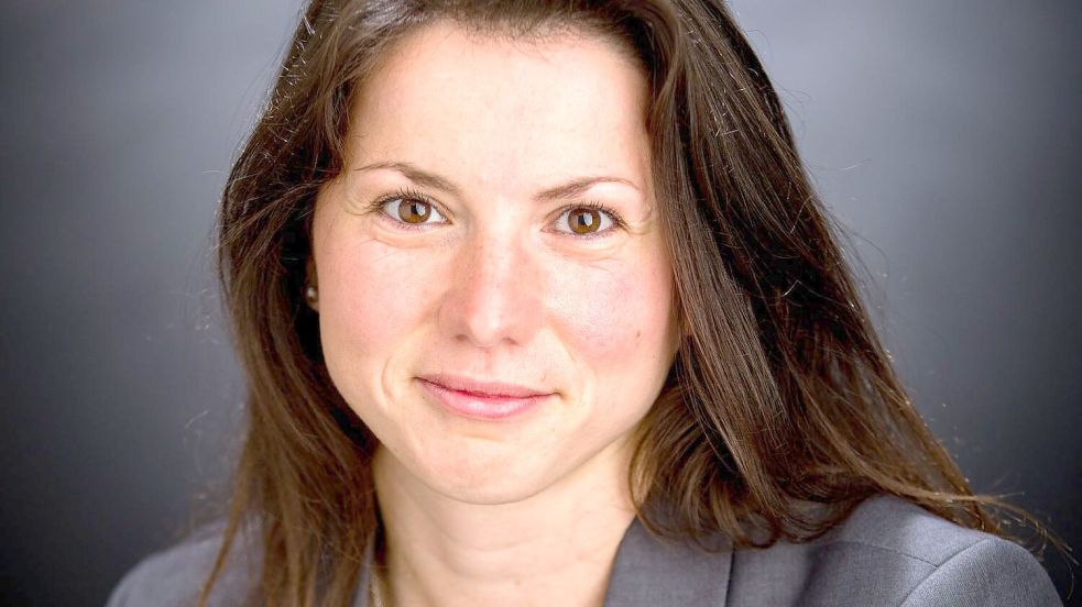 Nach Ansicht der Historikerin Katja Hoyer glaubten die Westdeutschen lange, dass mit der Bundesrepublik ein System geschaffen worden war, dass in alle Ewigkeit Bestand haben würde. (Archivbild) Foto: Robert Hooper/Katja Hoyer/dpa