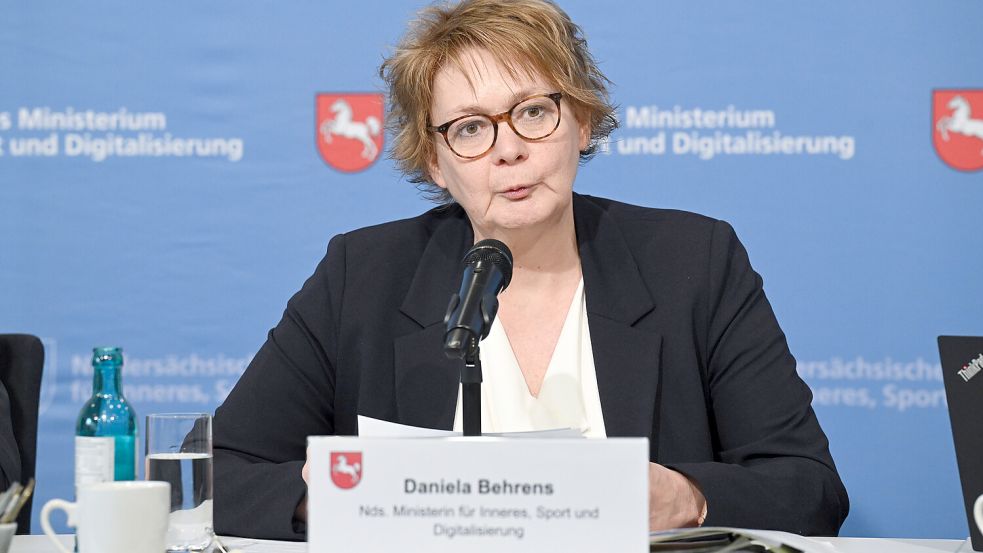 Auf einer Pressekonferenz verkündete Niedersachsens Innenministerin Behrens (SPD), die AfD zum Beobachtungsobjekt hochzustufen. Foto: dpa/ Julian Stratenschulte