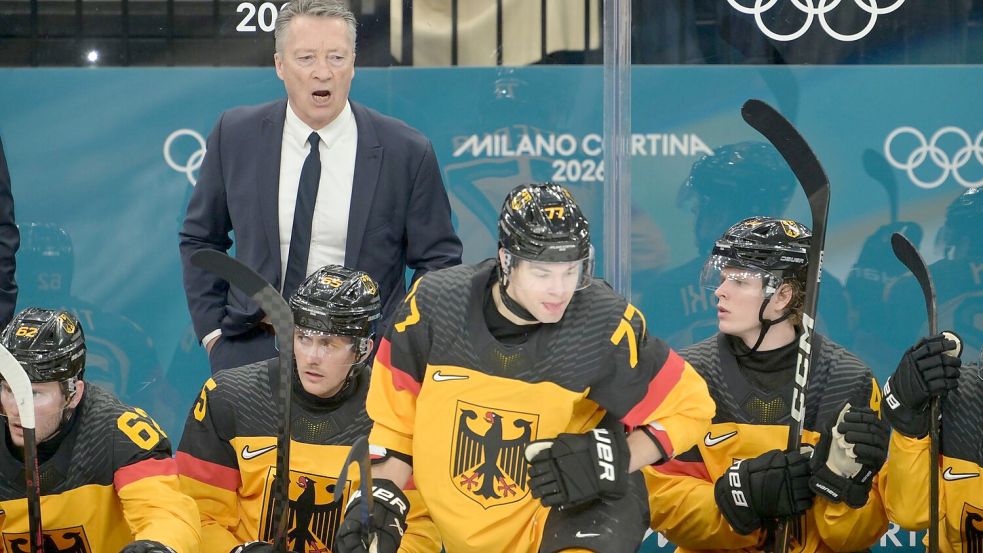 Bundestrainer Harold Kreis (M) lag mit einigen Entscheidungen daneben. Foto: Peter Kneffel