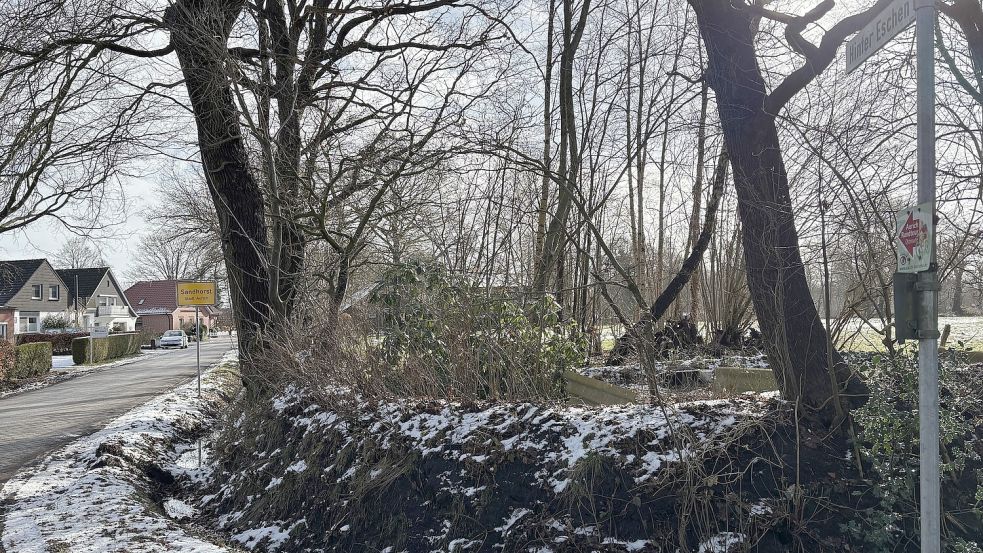 Unter anderem die Straße „Hinter Eschen“ im Auricher Ortsteil Sandhorst steht auf der Prioritätenliste der Stadt. Foto: Mieke Matthes
