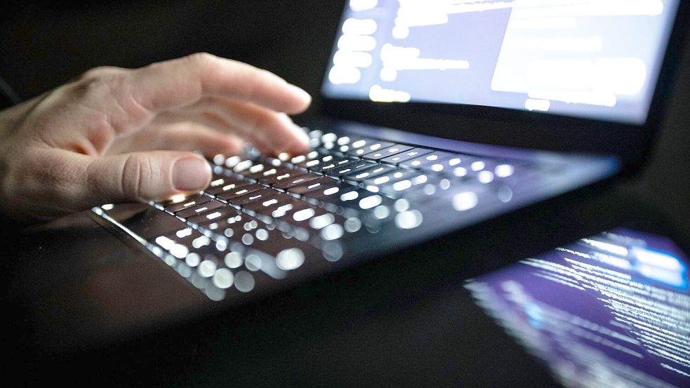 Bei DDoS-Angriffen wird eine Website oder ein Online-Dienst durch sehr viele gleichzeitige Anfragen überlastet, so dass er für normale Nutzer nicht mehr erreichbar ist. (Symbolbild) Foto: Philip Dulian