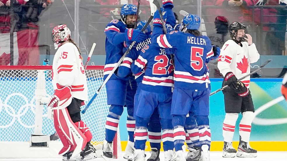 Das US-Team darf jubeln. Foto: Hassan Ammar/AP/dpa