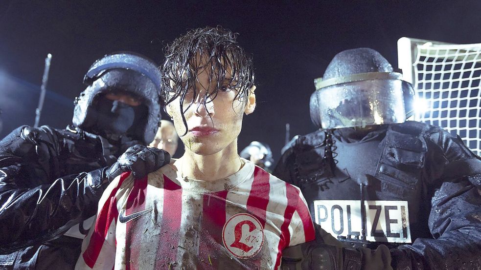 Festnahme beim Fußball: Wer hat Yusuf verraten? Foto: Anne Wilk/Discovery Communicatio