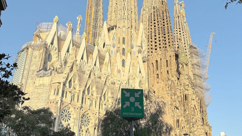 Die Sagrada Familia ist bereits seit Oktober höher als das Ulmer Münster und damit die höchste Kirche der Welt. Foto: Jan-Uwe Ronneburger/dpa