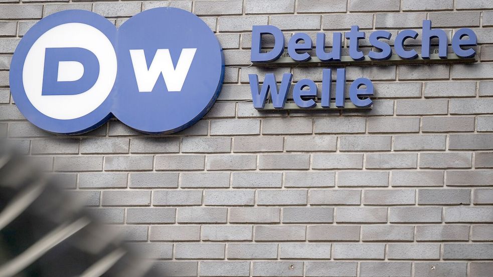 Die Vorwürfe gegen Uludag beziehen sich laut DW auf einen etwa eineinhalb Jahre alten Post des Journalisten auf der Plattform X. (Archivbild) Foto: Monika Skolimowska