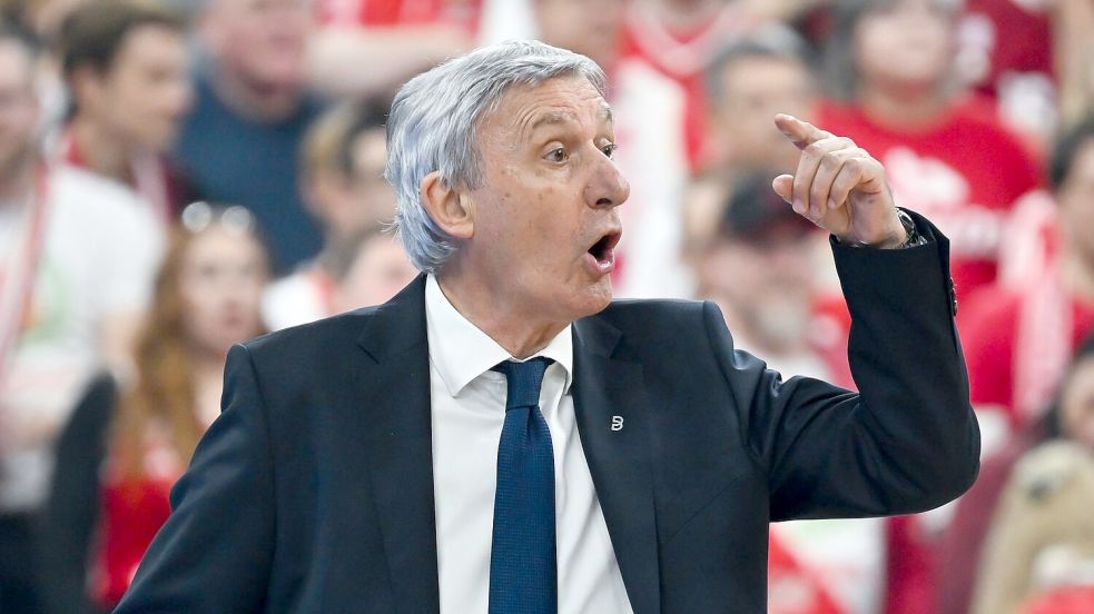 Svetislav Pesic und die Bayern-Basketballer verpassten das Pokal-Endspiel in eigener Halle. Foto: Sven Hoppe