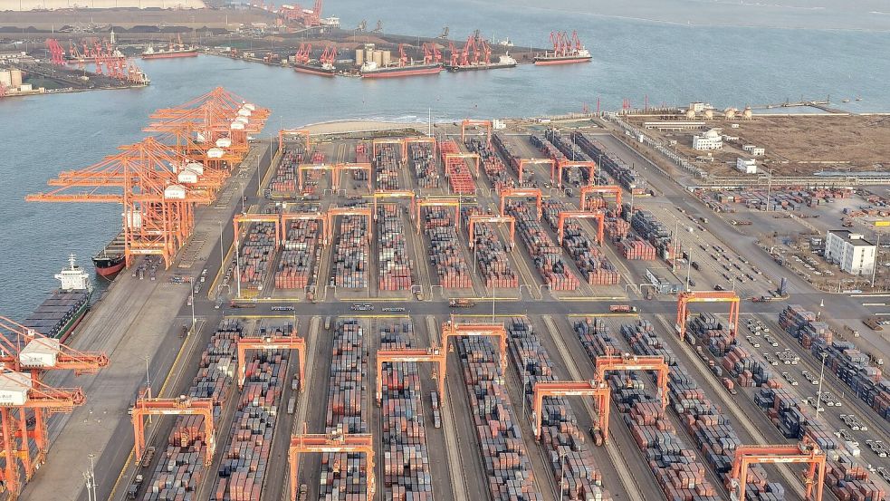 Deutschland importiert mehr Waren aus China. (Archivbild) Foto: Yang Shiyao/XinHua/dpa