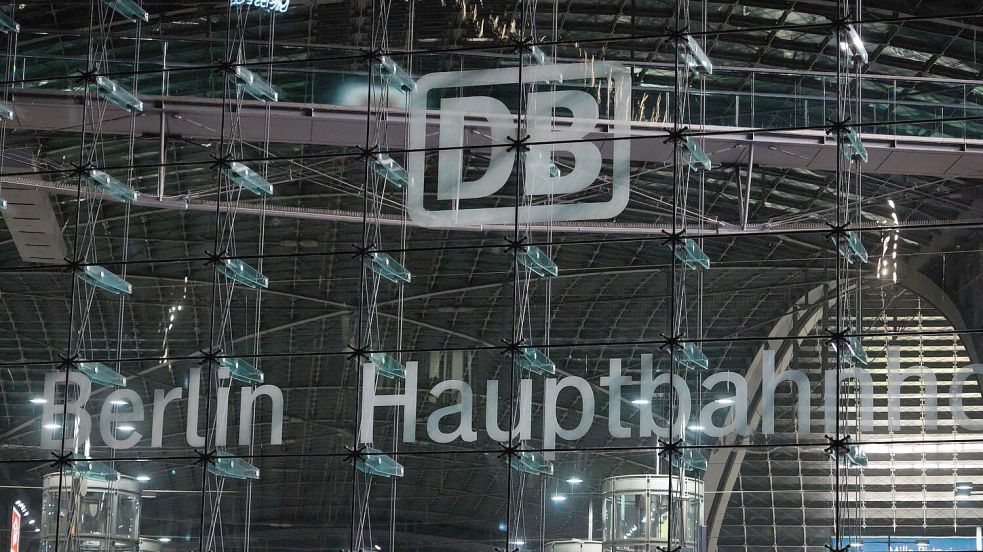 Bei der Deutschen Bahn beginnt in dieser Woche die entscheidende Tarifrunde mit der Lokführergewerkschaft GDL. (Archivbild) Foto: Carsten Koall