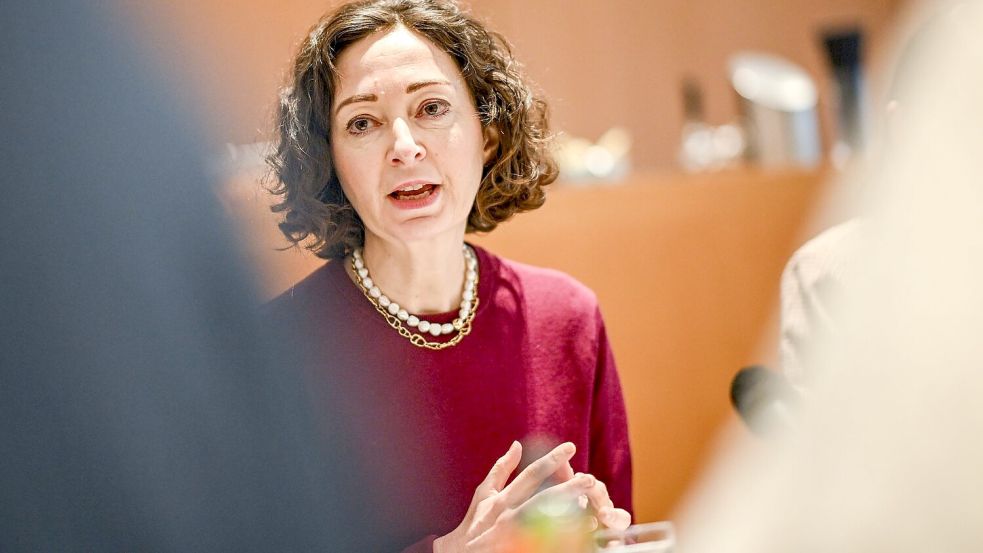 Ramona Pop, Vorständin des Verbraucherzentrale Bundesverbands, sagt: „Das Gericht hat klargestellt, dass die Verarbeitung der Daten Unbeteiligter rechtswidrig ist.“ (Archivbild) Foto: Britta Pedersen