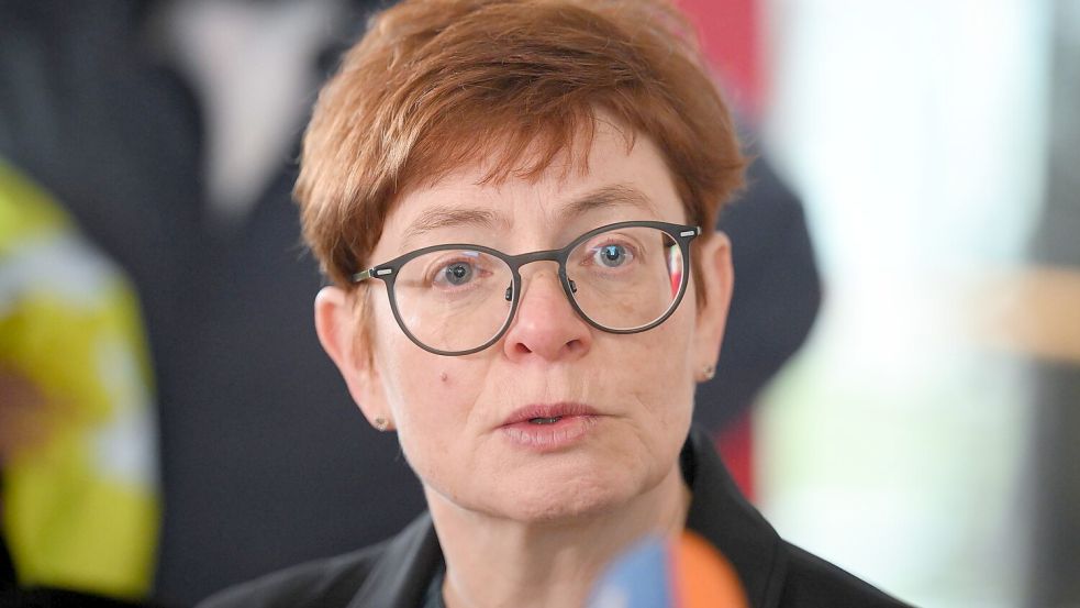 „Offenbar verstehen die Arbeitgeber immer noch nicht, dass es auf Dauer keine funktionierende ÖPNV-Daseinsvorsorge mehr geben kann, wenn wir jetzt nicht entscheidend die Arbeitsbedingungen verbessern“, sagt die stellvertretende Verdi-Vorsitzende Christine Behle zum erneuten Warnstreikaufruf. (Archivbild) Foto: Soeren Stache