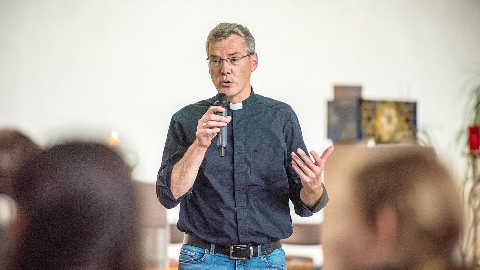 Heiner Wilmer gilt als einer der Favoriten für den Vorsitz der Deutschen Bischofskonferenz Foto: KNA/picture alliance/Michael Althaus