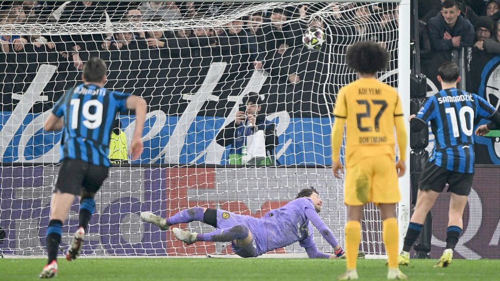 Ein böser Patzer von Torwart Gregor führte zum entscheidenden Elfmeter. Foto: Federico Gambarini/dpa